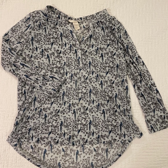 Lot of Juniors size M Tops - Picture 2 of 5